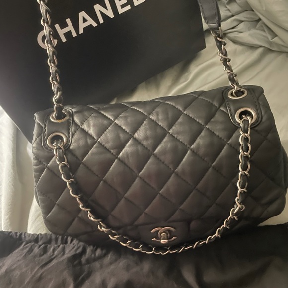 🛑sold Chanel Lambskin Medium Accordion Flap Black - Picture 8 of 16